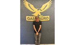 Zorla aracına bindiği kadını bıçakla tehdit edip gasbetti