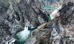 Türkiye’nin Dev Barajında Kapaklar Açıldı