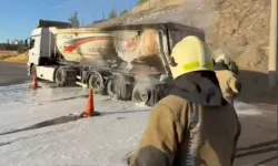 Kahramanmaraş'ta seyir halindeki kamyonda korkutan yangın