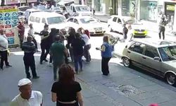 Ortalık savaş alanına döndü: Kadın sürücüye dikiz aynası ile darp