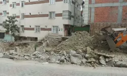 6 katlı bina tahliye edildi; 'iki kaçak kat ilave edilmiş'