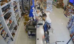 Alanya’da akılalmaz anlar! Marketten parayı aldı, çocuğu olan aracı kaçırdı