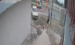Başıboş At Trafiği Bir Anda Karıştırdı! Kaza Kameraya Yansıdı