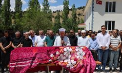 Bolu'daki kazada hayatını kaybeden Beyazıt Sürmeli Kahramanmaraş'ta toprağa verildi