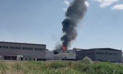 Kimyasal ürün fabrikasında yangın: Alevler yan fabrikaya sıçradı