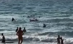 Dalgalara kapılan çocuk son anda kurtarıldı