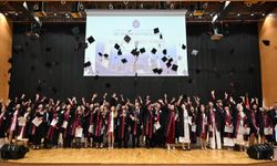 Kahramanmaraş’ta genç diş hekimleri yemin ederek mesleğe başladı