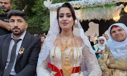 Düğünde 35 koyun kesildi, iki gün iki gece sürdü, 6 milyon lira takı takıldı