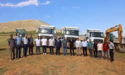 Göksun'da yıllardır beklenen yol için ilk kazma vuruldu