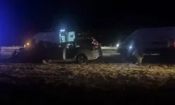 İki otomobil çarpıştı; 1'i ağır 9 yaralı