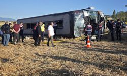 Çift katlı otobüs devrildi: 2’si ağır 46 yaralı