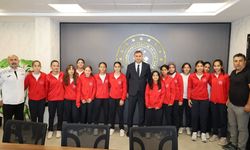 Kahramanmaraş'ın gururu kız futbol takımı Türkiye finallerine gidiyor