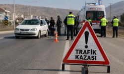 Kahramanmaraş'ta Elektrikli Araç Park Halindeki Otomobile Çarptı: 2 Yaralı