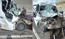 Kahramanmaraş'ta yürekleri ağza getiren kaza! 1 kişi araçta sıkıştı