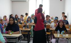 Onikişubat Belediyesi Çocukları Unutmadı! Camilerde Hediyeler Dağıtıldı