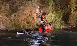 Otomobil takla atıp Munzur Nehri’ne düştü: 2 yaralı