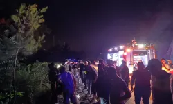 Otomobil Uçuruma Yuvarlandı: 1'i Ağır 5 Kişi Yaralandı