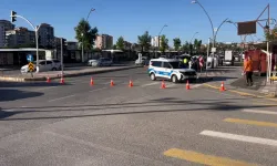 Otomobilin çarptığı kadın hastanede öldü