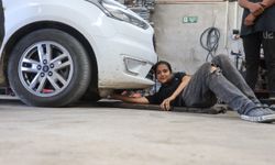 Sanayinin prensesi! Motor söküyor, şanzıman tamir ediyor