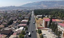 Şeyh Adil ve Girne caddeleri sıcak asfaltla yenilendi!