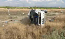 Tarım İşçilerini Taşıyan Minibüs Devrildi: 17 Yaralı