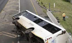 Yolcu Otobüsü Devrildi: 3'ü Çocuk 16 Ölü, 35 Yaralı