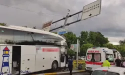 Yolcu Otobüsü Otomobile Çarptı: 2'si Ağır 6 Yaralı