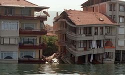 17 Ağustos Gölcük depremi kaç büyüklüğündeydi, kaç saniye sürdü, saat kaçta nerede oldu, kaç kişi öldü?