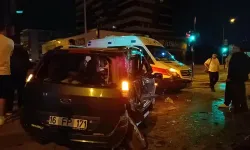2 otomobil çarpıştı: 7 yaralı