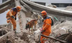 7.4 büyüklüğündeki depremde can kaybı 331'e yükseldi