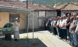 Apartmanda komşusu tarafından öldürülen yönetici yardımcısı, toprağa verildi