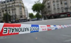 Araç kalabalığın arasına girdi: 1 ölü, 10 yaralı