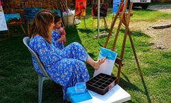 Ayaklarıyla yaptığı eserleri dünyaya ulaştıran Ressam Ayşe Işık sergisini açtı