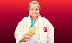 Dünya Şampiyonu Kahramanmaraş'tan! İsveç'te Türk bayrağını göndere çektirdi