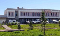 Evinde bıçaklanan 59 yaşındaki adam hayatını kaybetti