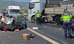 Kahramanmaraş-Gaziantep yolunda feci kaza: Anne ve 3 yaşındaki oğlu öldü