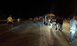 Gece Yarısı Zincirleme Kaza! TIR ile 2 Otomobil Çarpıştı: 7 Yaralı