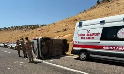 Hafif ticari araç takla attı. 16 yaşındaki Ömer hayatını kaybetti