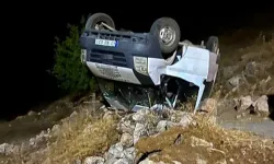Halı Saha Dönüşü Minibüs Şarampole Devrildi, 4'ü Çocuk 5 Yaralı
