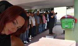 Hatay’daki kazada ölen Ecem gelinlikle uğurlandı