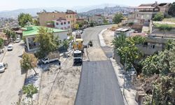 Gazneliler Caddesi'nde son kat asfalt seriliyor