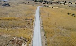 Kahramanmaraş Elbistan'da 10 mahallenin kullandığı grup yolunda asfalt mesaisi