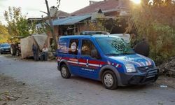 Devrilen traktörün sürücüsü öldü