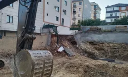 İstinat Duvarı Çöktü: 32 Kişi Evlerinden Tahliye Edildi