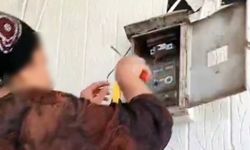 Kaçak elektriği gizlemek için sayaca müdahale etti! O anlar kamerada