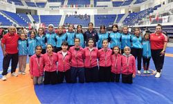 Kahramanmaraşlı güreşçiler Malatya'dan 8 madalyayla döndü