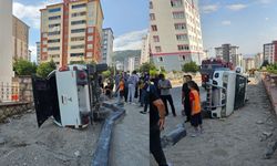 Kahramanmaraş’ta direksiyon hakimiyetini kaybeden araç yan yattı: 2 yaralı
