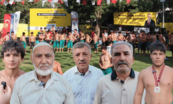 Kahramanmaraş'ta Karakucak Fuar Güreşleri er meydanını salladı!