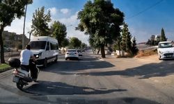 Kahramanmaraş’ta ters yöne giren servis minibüsü kazaya davetiye çıkardı