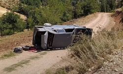 Kahramanmaraş'ta üst yoldan alt yola uçan araçta 2 kişi yaralandı